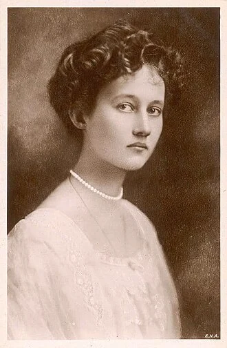 Marie-Adélaïde, Grand Duchess of Luxembourg height profile photo