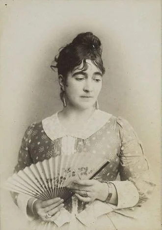 Marie Bracquemond height profile photo