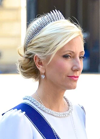Marie-Chantal, Crown Princess of Greece height profile photo
