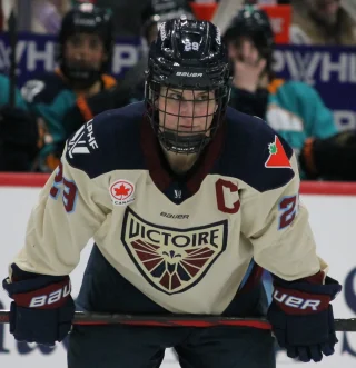 Marie-Philip Poulin height profile photo