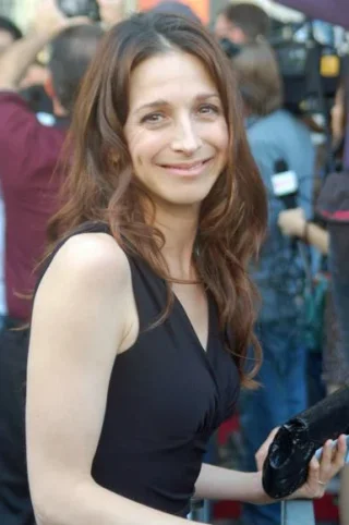 Marin Hinkle height profile photo