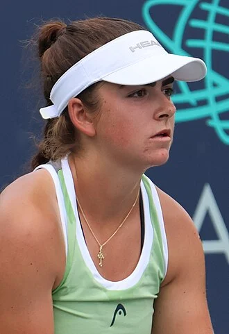 Marina Stakusic height profile photo