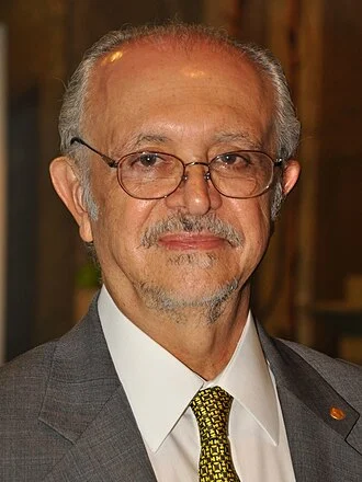 Mario Molina height profile photo