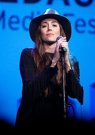 Marion Raven height profile photo