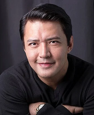 Mark Anthony Fernandez height profile photo