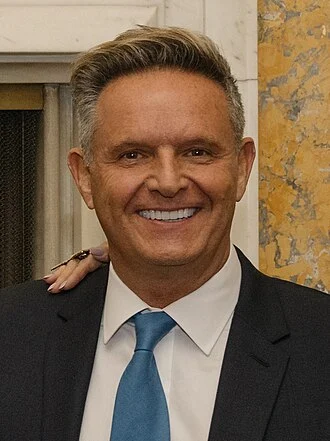 Mark Burnett height profile photo