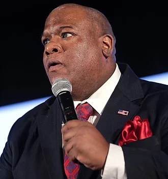 Mark Burns (pastor) height profile photo