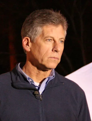 Mark Fuhrman height profile photo