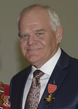 Mark Hadlow height profile photo
