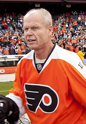 Mark Howe height profile photo