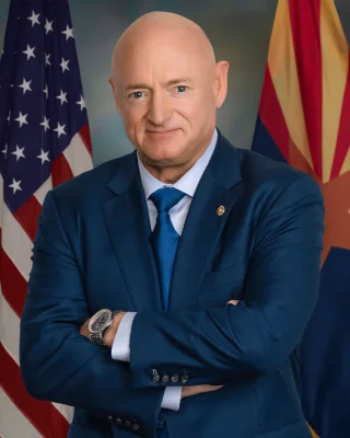 Mark Kelly height profile photo