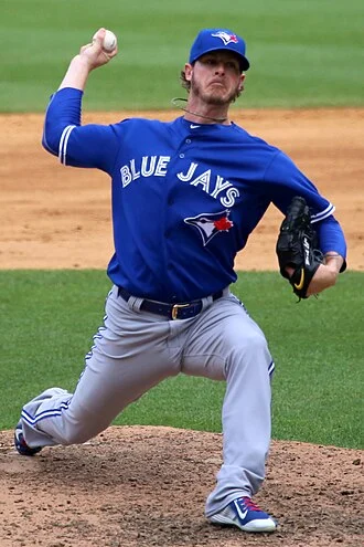 Mark Lowe height profile photo