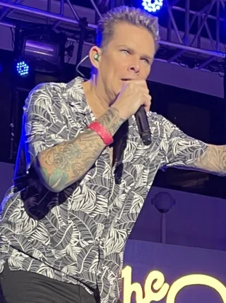 Mark McGrath height profile photo