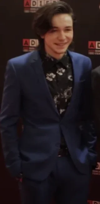 Mark McKenna height profile photo