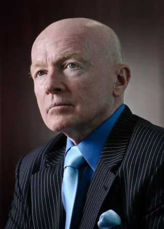 Mark Mobius height profile photo
