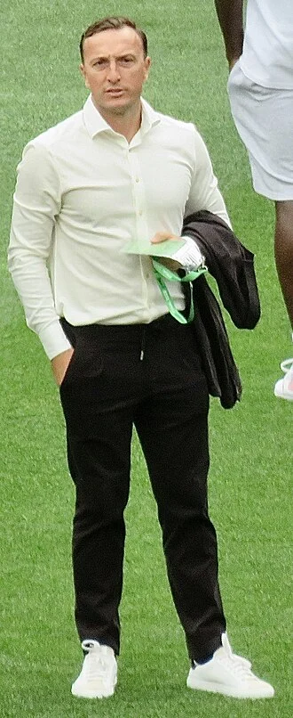 Mark Noble height profile photo