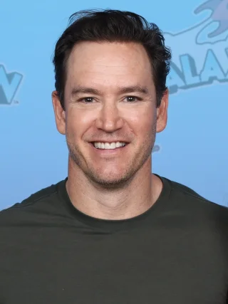 Mark-Paul Gosselaar height profile photo