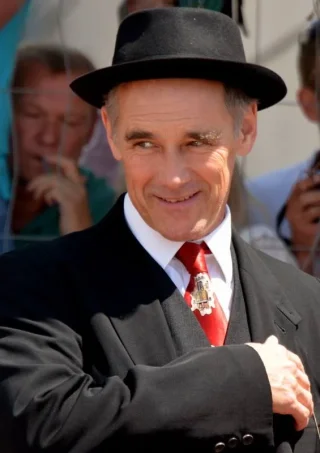 Mark Rylance height profile photo