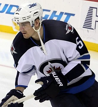 Mark Scheifele height profile photo