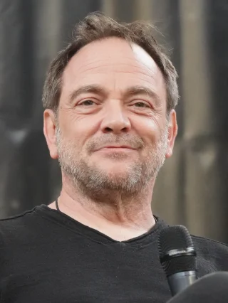 Mark Sheppard height profile photo