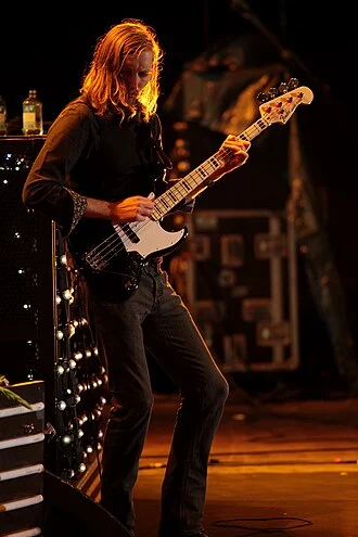 Mark Stoermer height profile photo