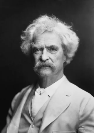 Mark Twain height profile photo