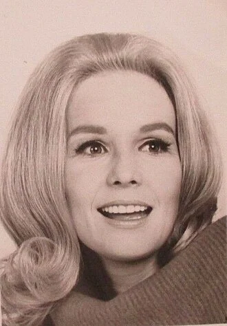 Marla Adams height profile photo