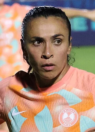 Marta (footballer) height profile photo