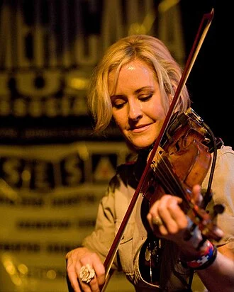 Martie Maguire height profile photo