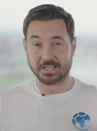 Martin Compston height profile photo