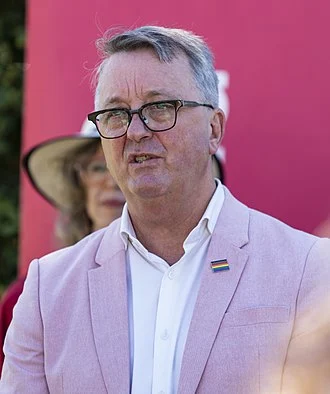 Martin Foley (politician) height profile photo