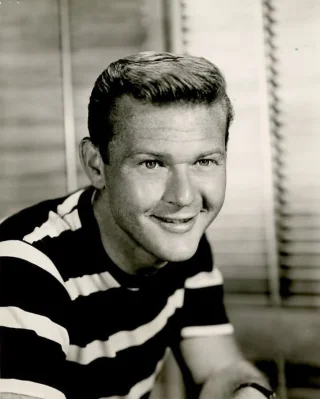 Martin Milner height profile photo