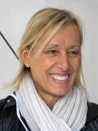Martina Navratilova height profile photo