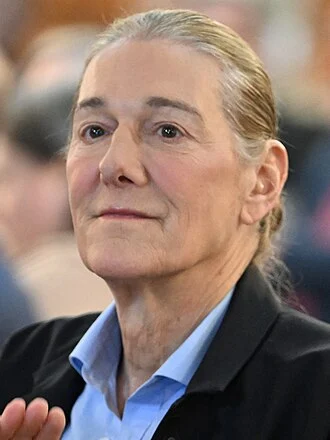 Martine Rothblatt height profile photo