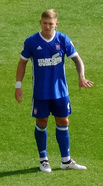 Martyn Waghorn height profile photo