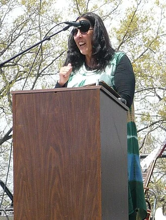 Mary Ann Vecchio height profile photo