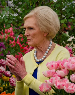 Mary Berry height profile photo