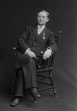 Mary Edwards Walker height profile photo