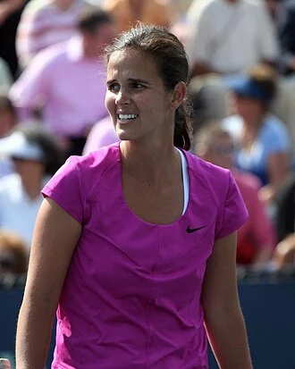 Mary Joe Fernández height profile photo
