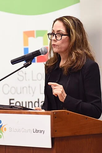 Mary Karr height profile photo