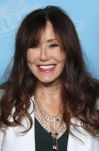 Mary McDonnell height profile photo