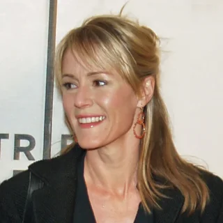 Mary Stuart Masterson height profile photo