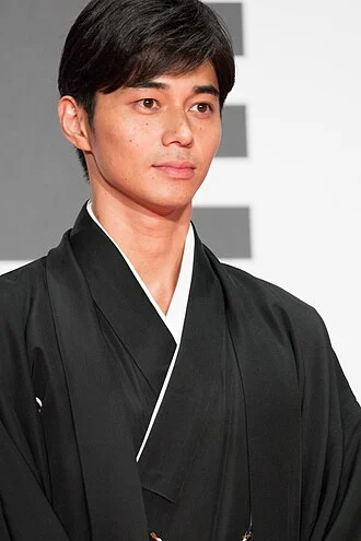 Masahiro Higashide height profile photo