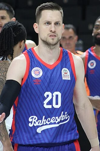 Mateusz Ponitka height profile photo