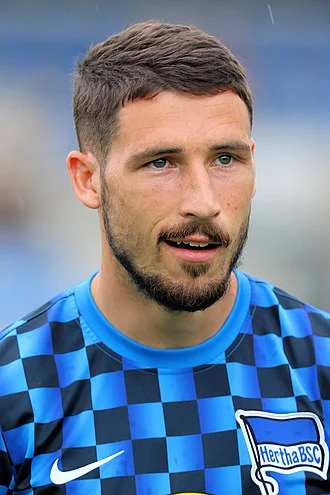 Mathew Leckie height profile photo