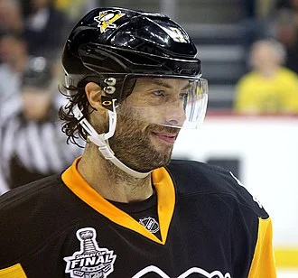 Matt Cullen height profile photo