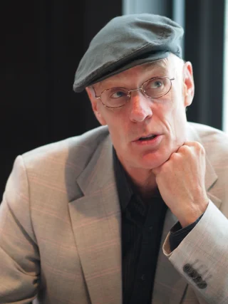 Matt Frewer height profile photo