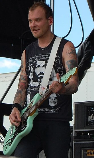 Matt Skiba height profile photo