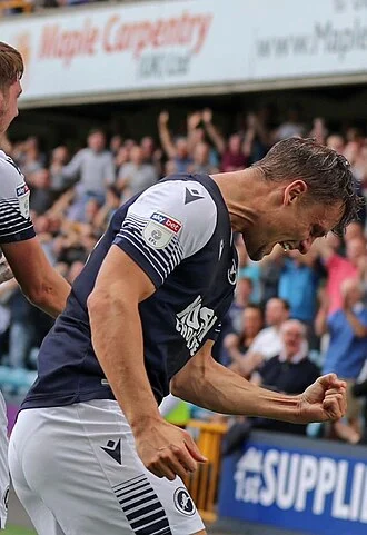 Matt Smith (footballer, born 1989) height profile photo