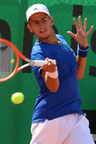 Matteo Arnaldi height profile photo